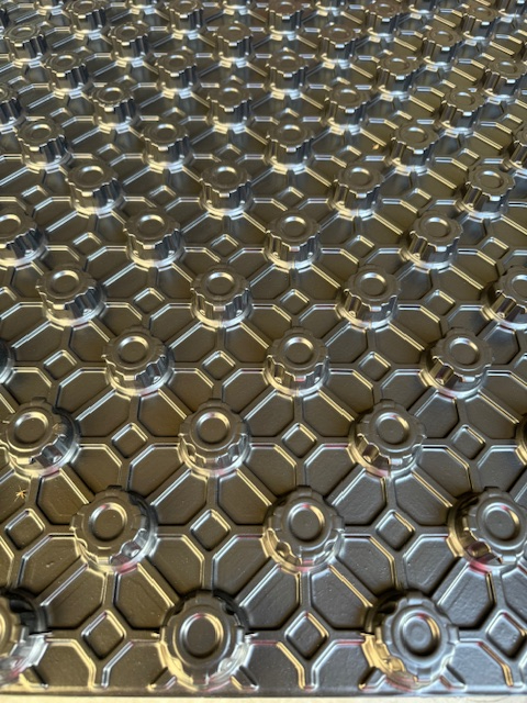 PANNELLO ISOLANTE TERMOFORMATO BUGNATO